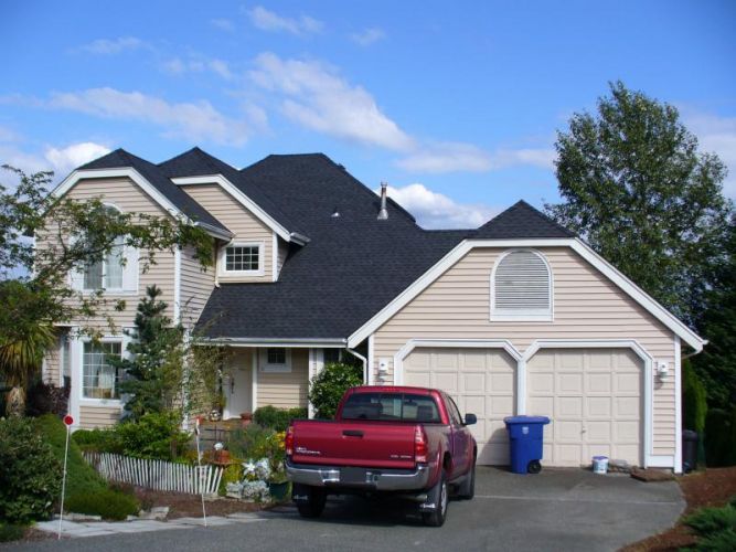 Redmond Asphalt Roof Replacement Cream Colored Home