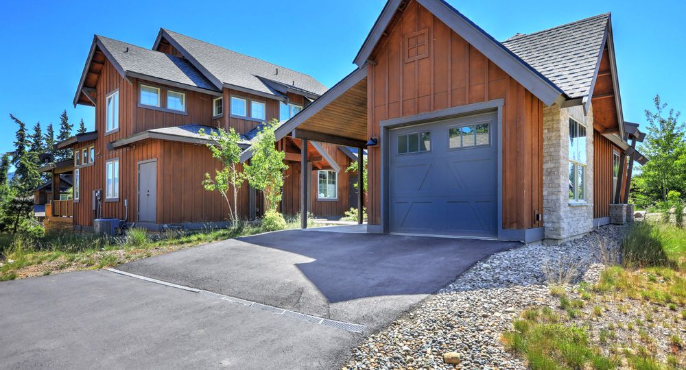 Seattle Area Home With Dark Roof