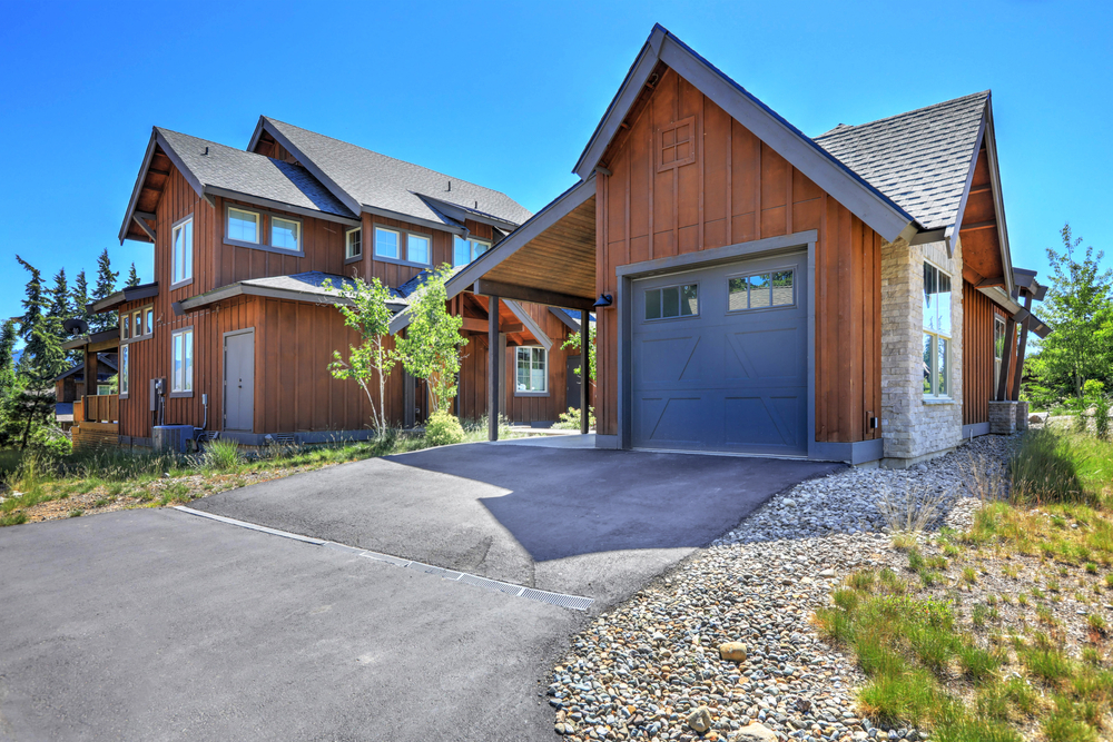 Seattle Area Home With Dark Roof